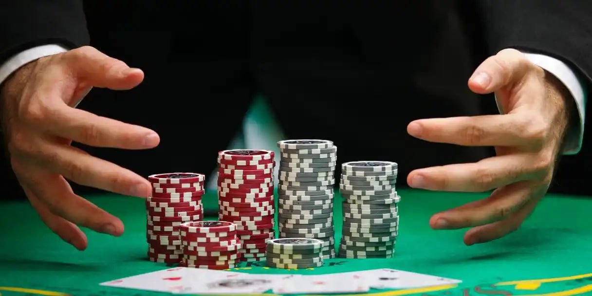 Philippine sports fans engaging with casinoplua betting and entertainment platform
